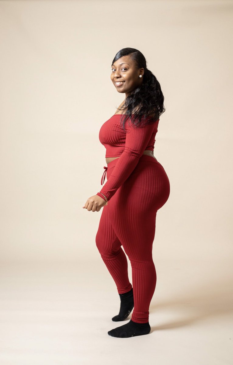 _NeishaReid's tweet photo. So I finally launched my business back in August and I just had my first official photoshoot for my fall/winter collection last week and these are some of the outcome 🥺🥺🥺 Come shop with me! 💓https://t.co/BsWtQqWred
#CRWNCollection 👑✨ https://t.co/KVEbZpexhZ