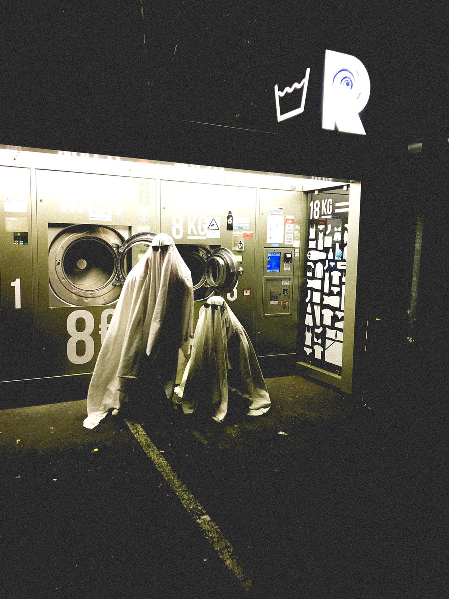 fearlesshxbit's tweet image. hey @LiamPayne here’s my entry for your #LPCostumeComp :)
me and my best friend dressed up as ghosts and had a photoshoot around our village :)