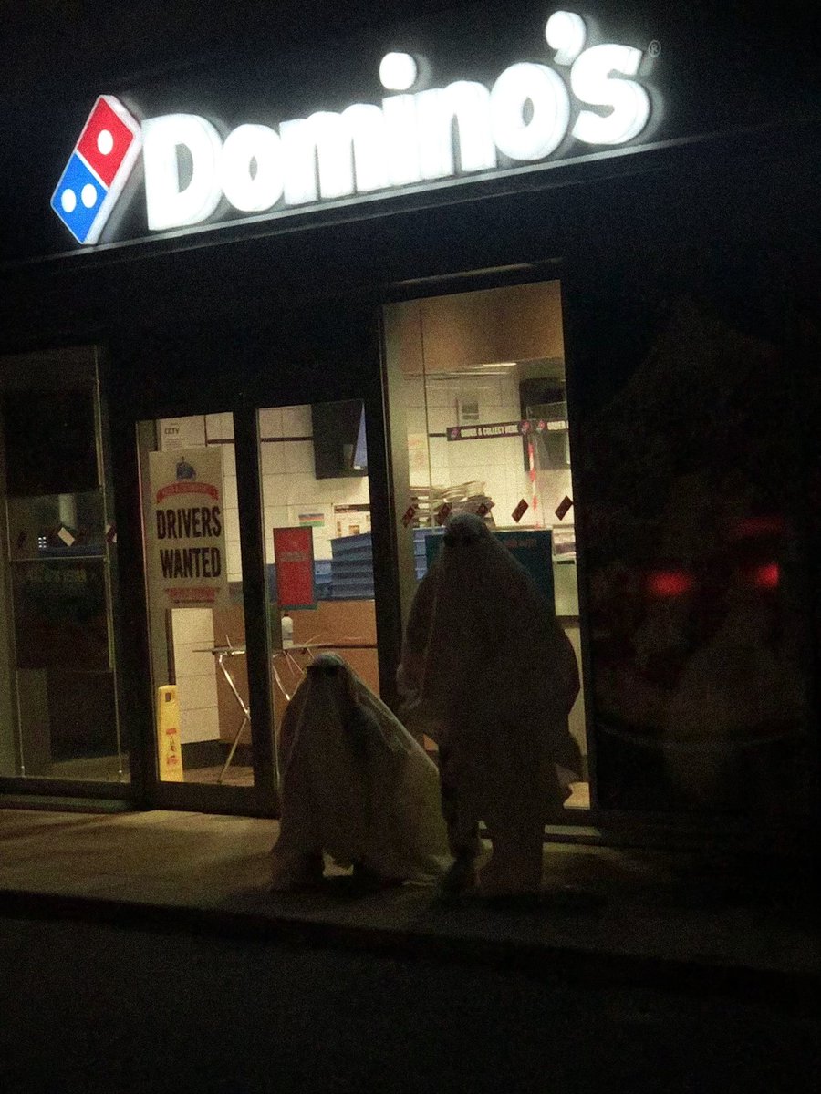 fearlesshxbit's tweet image. hey @LiamPayne here’s my entry for your #LPCostumeComp :)
me and my best friend dressed up as ghosts and had a photoshoot around our village :)