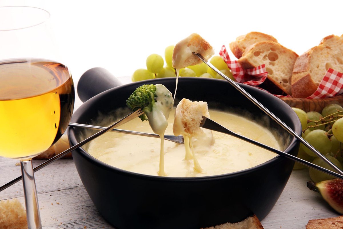 2pWine's tweet photo. Une fondue aux fromages, avec 2P, pour une "soirée réconfortante"

L’abus d’alcool est dangereux pour la santé, consommez avec modération

#pinotblanc #pinotgris #bib #vindefrance #baginbox #2P #cheeseaddict https://t.co/gkaXYF99kO