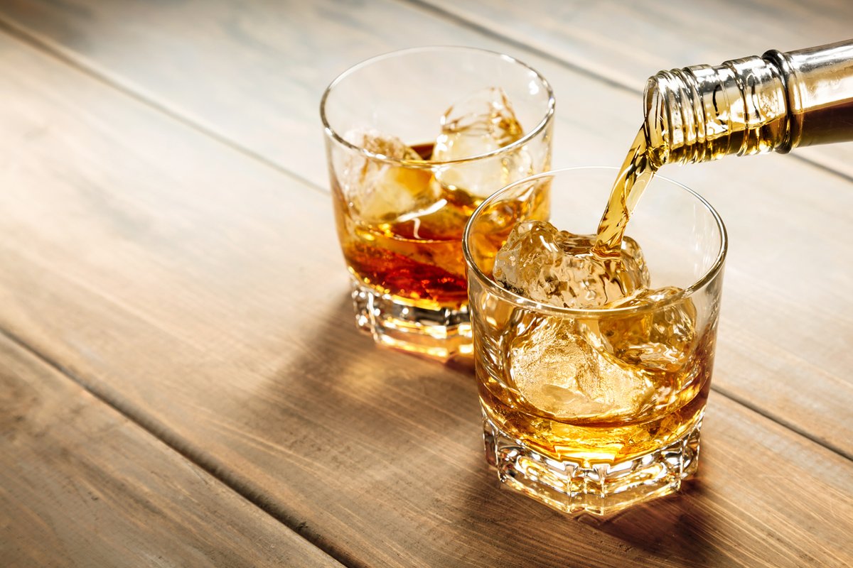 FlightyMixers's tweet photo. Wisdom doesn't have to come with wrinkles. 😉

Wisdom comes with old age, and what not better than barrel-aged whiskey. 🥃 

Let us know what your favorite whiskey cocktail is! 

#whiskeywednesday #wisdomwednesday #midweek #flighty #flightypremiummixers https://t.co/Y0kUHMOKIU