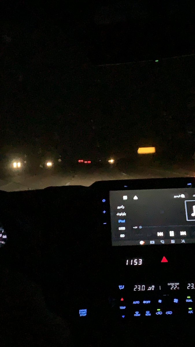 aase3i's tweet photo. ابتدا الليل يسرقني وانا مادريت
والمشاريه ضيفٍ في محل اجنبي https://t.co/kvhkyYz8Qi