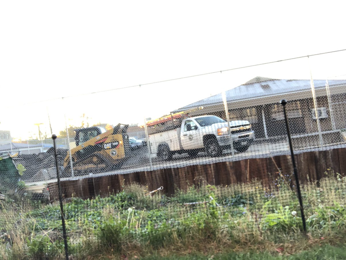 skthomp1481's tweet photo. @chicagosmayor spending money on contractors to fix your security parking lot during a financial crisis &amp; violating noise regulations starting work at 6:55am not acceptable! https://t.co/iw2Nvji2cd