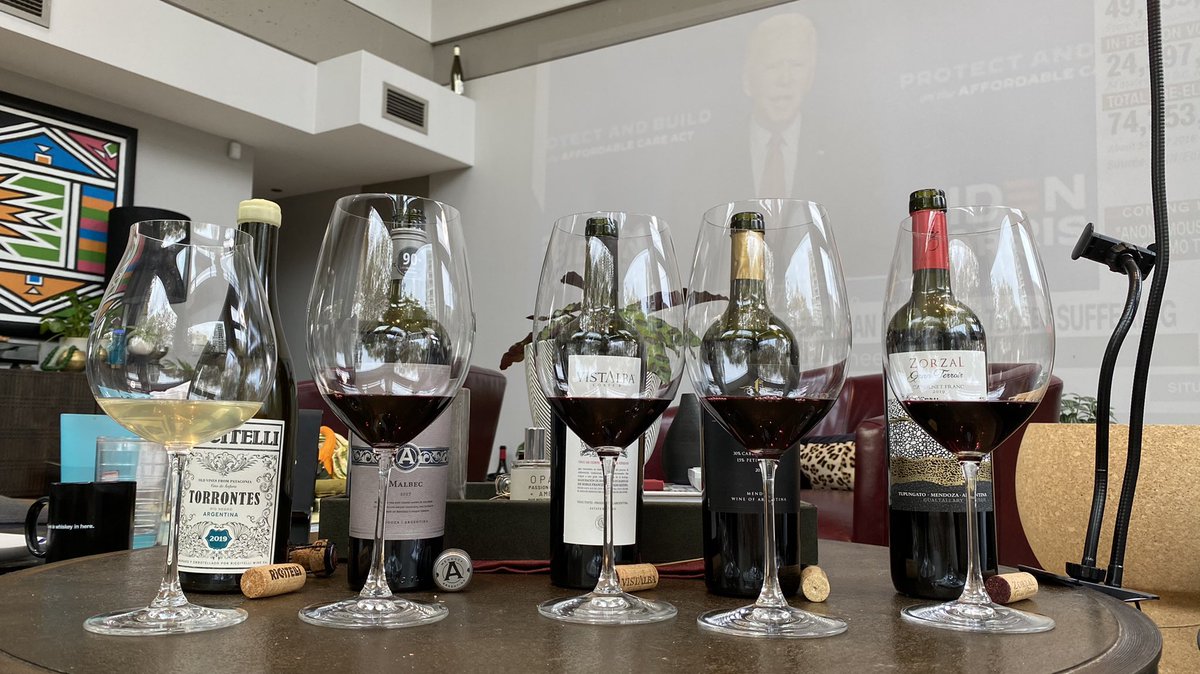 Super krewe chat now on #VinoArgentino is <a href="/JuliaConey/">Julia Coney</a> <a href="/hawk_wakawaka/">ECB Mastodon: @hawk_wakawaka@climatejustice.social</a>, <a href="/thehuesociety/">The Hue Society</a> @TheWineMistress <a href="/travelwinechick/">Dr. Elizabeth Smith</a> <a href="/KellyMitchell/">Kelly Mitchell #TheWineSiren</a> <a href="/dallaswinechick/">dallaswinechick</a> @jncorcoran1 <a href="/PaigeComrie/">Paige Comrie</a> LIVE