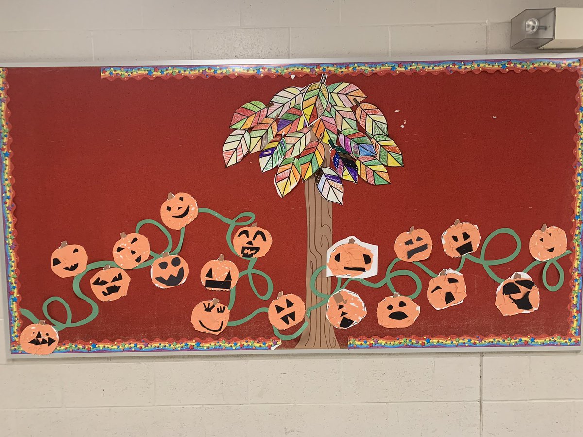 Grade4Loftus's tweet photo. We had lots of fun adding jack-o-lanterns to our beautiful fall tree! https://t.co/npPaXH0e0C
