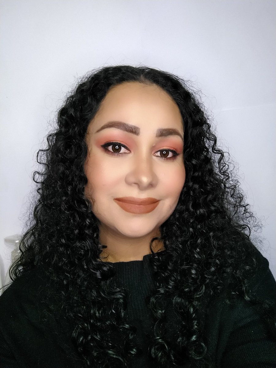 loida_priscila's tweet photo. Maquillaje de OTOÑO 🍂🍁🍂🍁
Súper lindo y sencillo😍
#chicas #glamour #glowthatglowkit #glowthatshine #chicastyle #stylemakeup #makeupwakeup #lipstick💄 #palletmakeup #makeupvideoss #maquillajeguatemala #makeupfall #fall #otoño #makeup #makeupartist
https://t.co/qlfF2AvXkt https://t.co/ZPUiUcHqWW