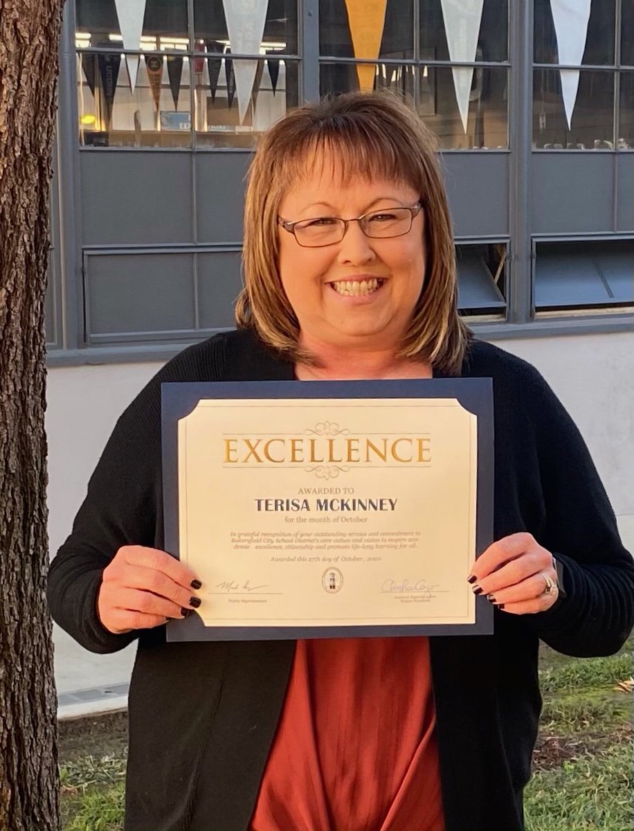 CasaLomaBCSD's tweet photo. Please join me as we congratulate Mrs. McKinney and Mr. Purvis as they were nominated by our staff and recognised in last night's board meeting. Our students and staff appreciate your hard work https://t.co/pOufBr3N7f