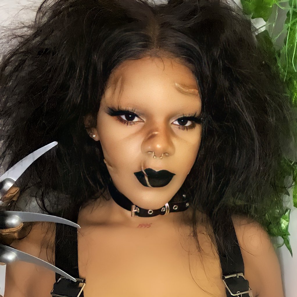 Loved <a href="/AaliyahJay/">ItGIRL</a> Edward Scissorhands, had to recreate it!✂️