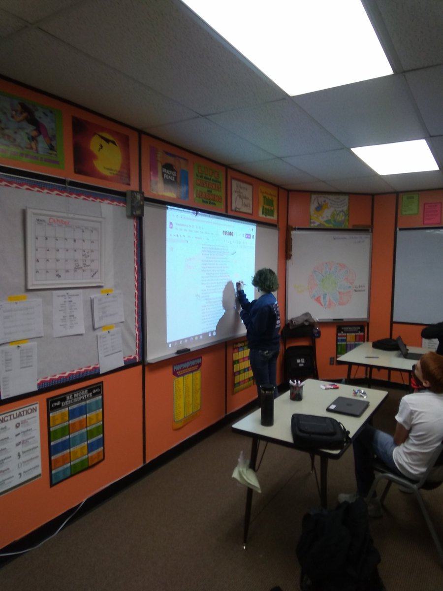 CayWildfong's tweet photo. Freshmen learning to annotates. Love their enthusiasm and willingness to participate. #TPOD https://t.co/IsAzb3gOdE