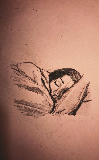 نامت اثناء المكالمه فـ قام برسمها ❤️