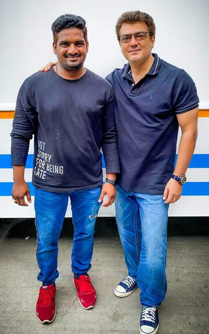நீ வா தல❤️
தலையின் மூன்று மந்திர சொல்🙏
வாழு வாழ விடு 🌟
பெண்களை மதிக்க கற்றுக்கொள்❣️
அடுத்தவன் கால மிதிச்சு முன்னேற நினைக்காதே🔥
#Valimai #ThalaAjith https://t.co/wloosos9hQ