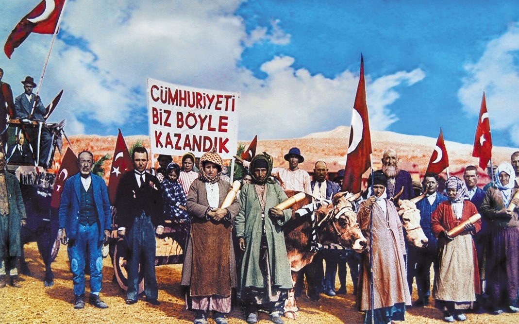 RessamBob's tweet photo. Şuraya ilelebet payidar kalacak bir Cumhuriyet çizelim. #BenimAdım29Ekim https://t.co/wi5BHcc7xP