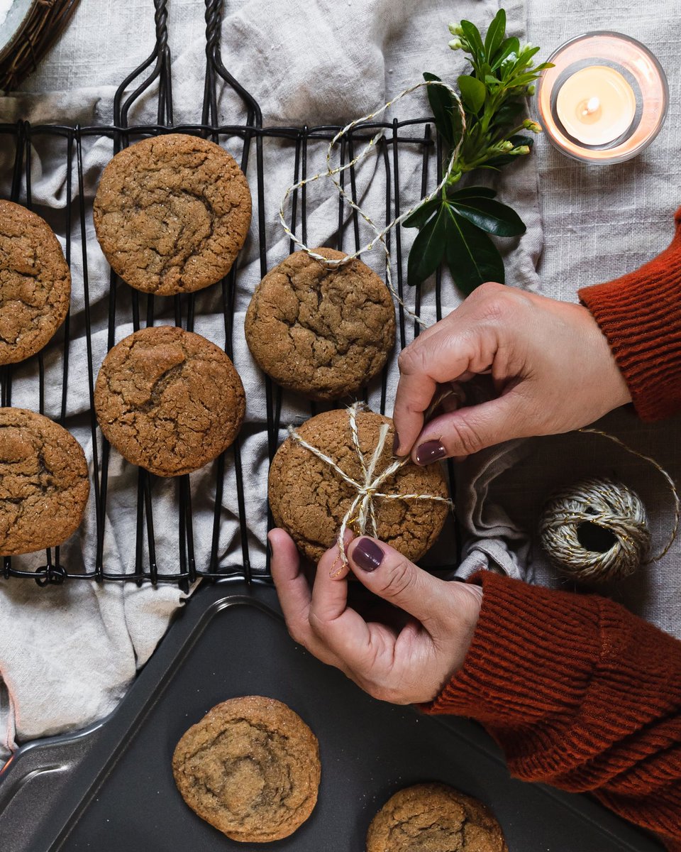 cosetteskitchen's tweet photo. I’m thrilled to kick off cookie season by partnering with my friends @CrateandBarrel. #ad These Cardamom Molasses Cookies simple and flavorful. Check out the blog post for details on the recipe and tips to host your own Virtual Cookie Party! #cratestyle
https://t.co/5HgoYsAmEw https://t.co/nF34p6D0Ky