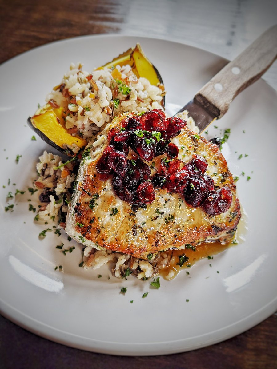 DeanosItalian's tweet photo. 🍁You'll Fall in love with this week's Pork Medallion Special! Topped with Cranberry-Spiced Rum Glaze, and served with Wild Rice and Acorn Squash roasted in our Italian Brick Oven! https://t.co/JPl3GRhuP6
