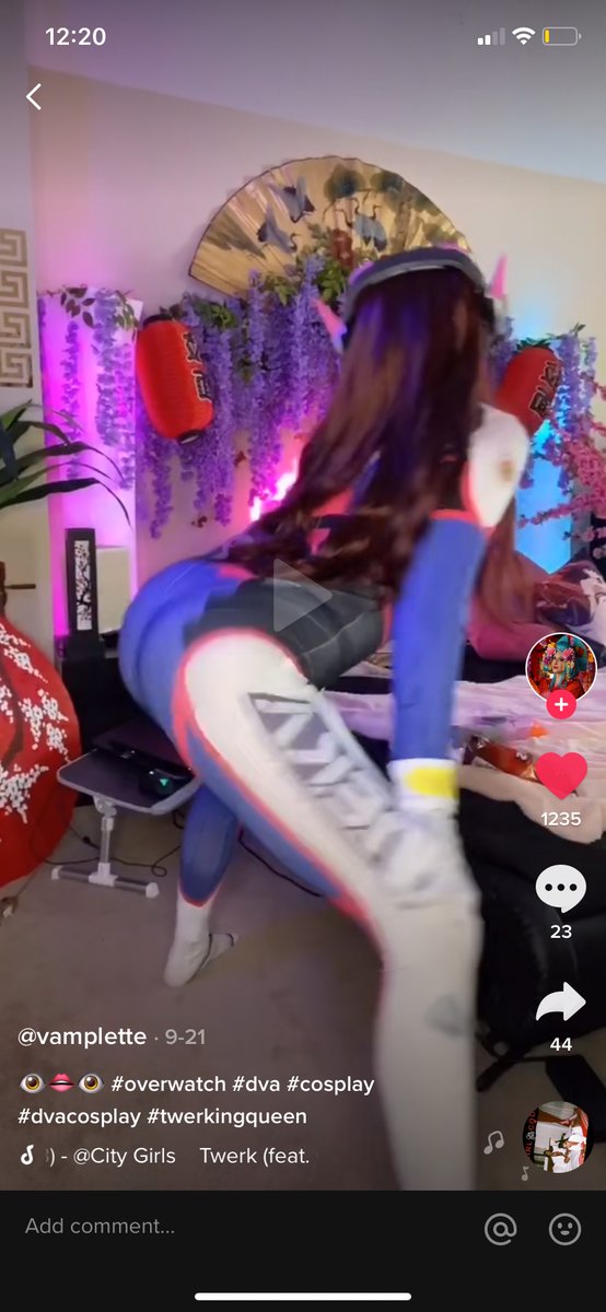 MartinD89619995's tweet photo. #vamplette #Dva #cosplay https://t.co/MLUweYzSjY