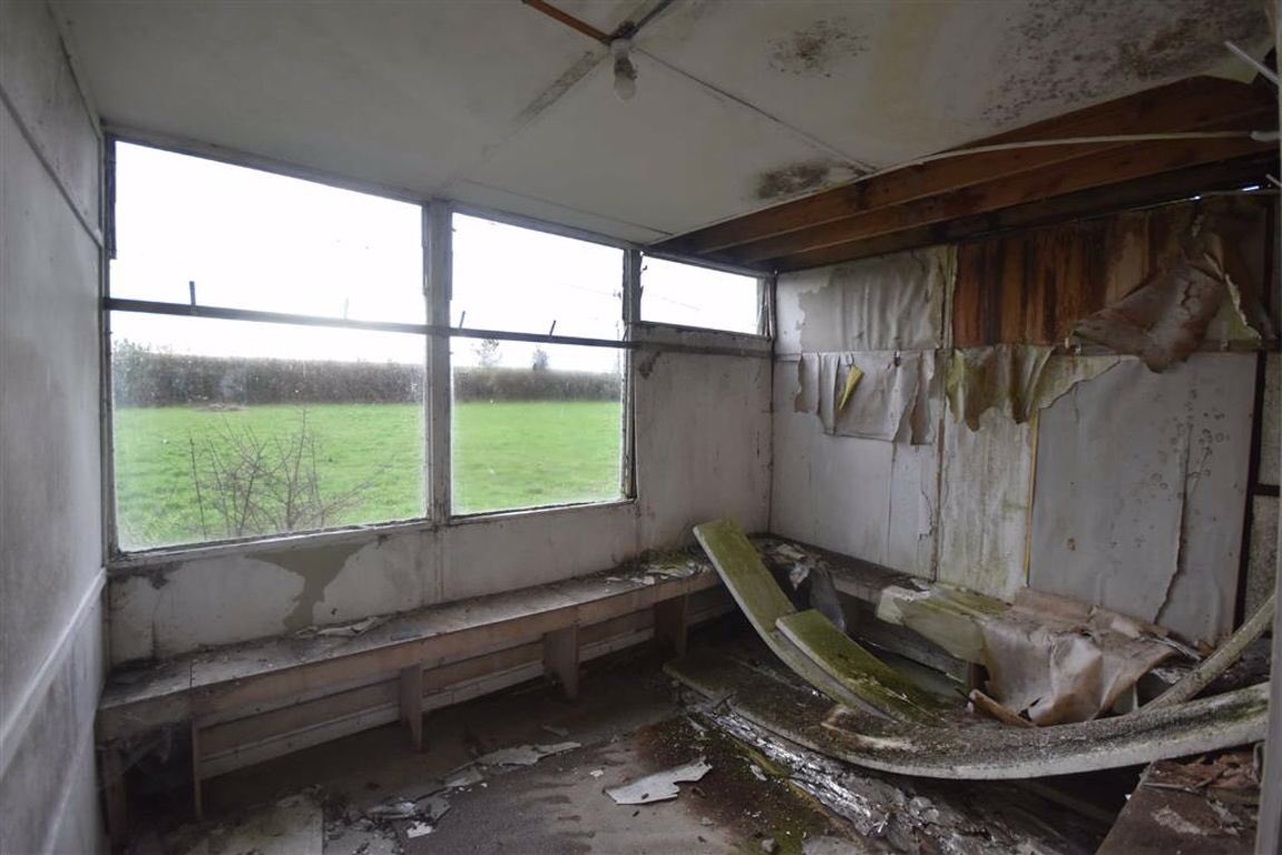 PughsAgents's tweet image. #ForSale
Ross on Wye
#Herefordshire
£40,000-£60,000
Detached Former Pavilion 41.44 sqm (446 sqft)
Approx 3.57 Acres (1.45 Ha)
Suitable for alternative uses subject to first obtaining all necessary consents
FOR SALE BY INFORMAL TENDER - TENDERS BY 12NOON FRIDAY 20TH NOVEMBER 2020