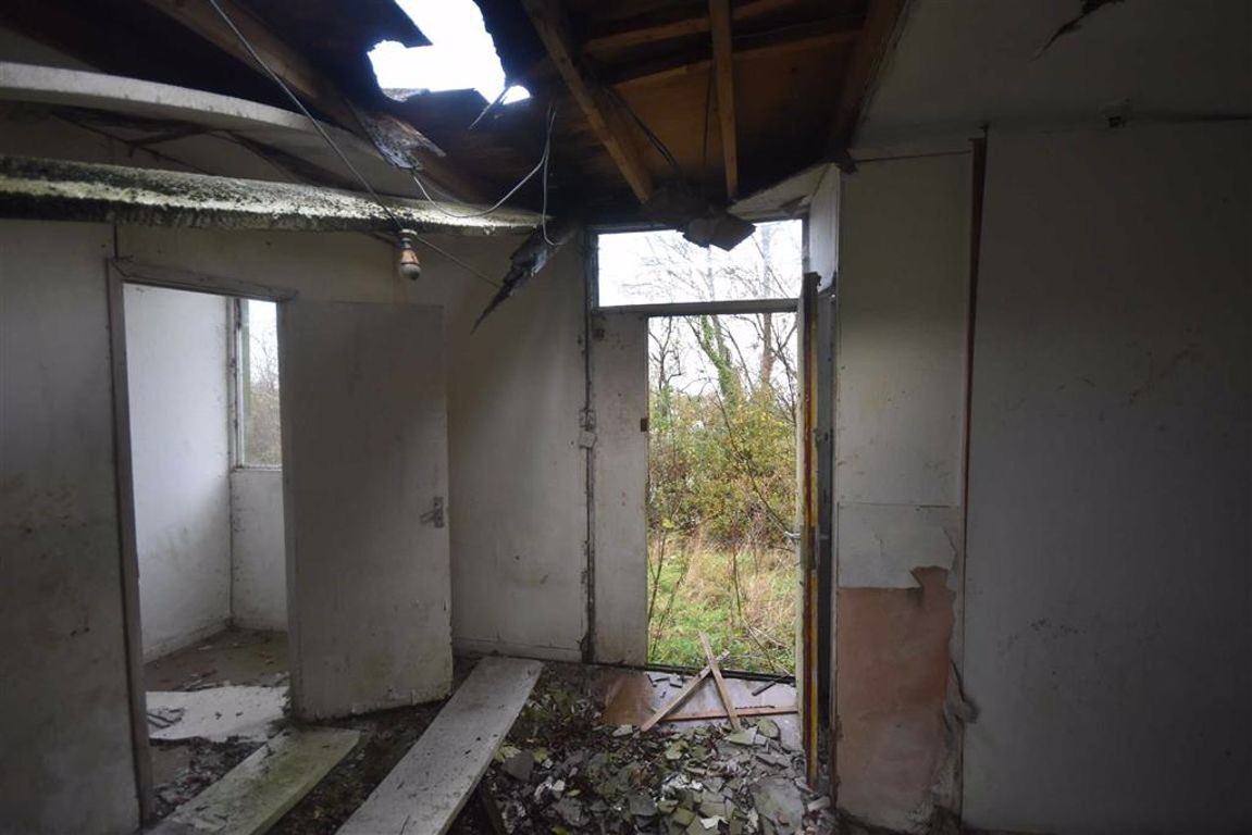 PughsAgents's tweet image. #ForSale
Ross on Wye
#Herefordshire
£40,000-£60,000
Detached Former Pavilion 41.44 sqm (446 sqft)
Approx 3.57 Acres (1.45 Ha)
Suitable for alternative uses subject to first obtaining all necessary consents
FOR SALE BY INFORMAL TENDER - TENDERS BY 12NOON FRIDAY 20TH NOVEMBER 2020