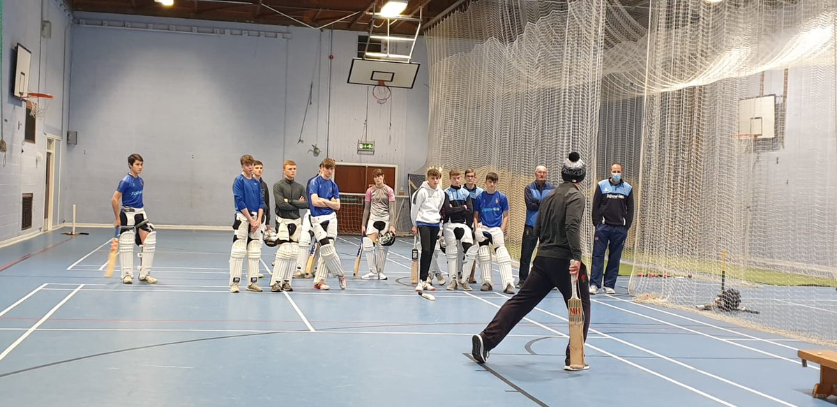 LongridgeCC's tweet photo. And tonight the older ones had a batting session with Chris Laker, Foxy and Dave. https://t.co/EJFC38kYza