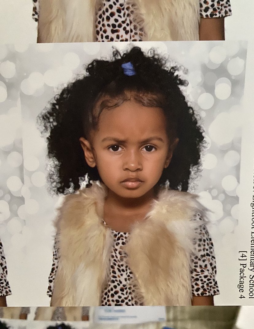 lovinToriB's tweet photo. My Babygirls School pics #2020 , 😂 I’m never buying them again 🤦🏽♀️🤦🏽♀️ #TK2020 #schoolpics https://t.co/YKCptuSPAQ