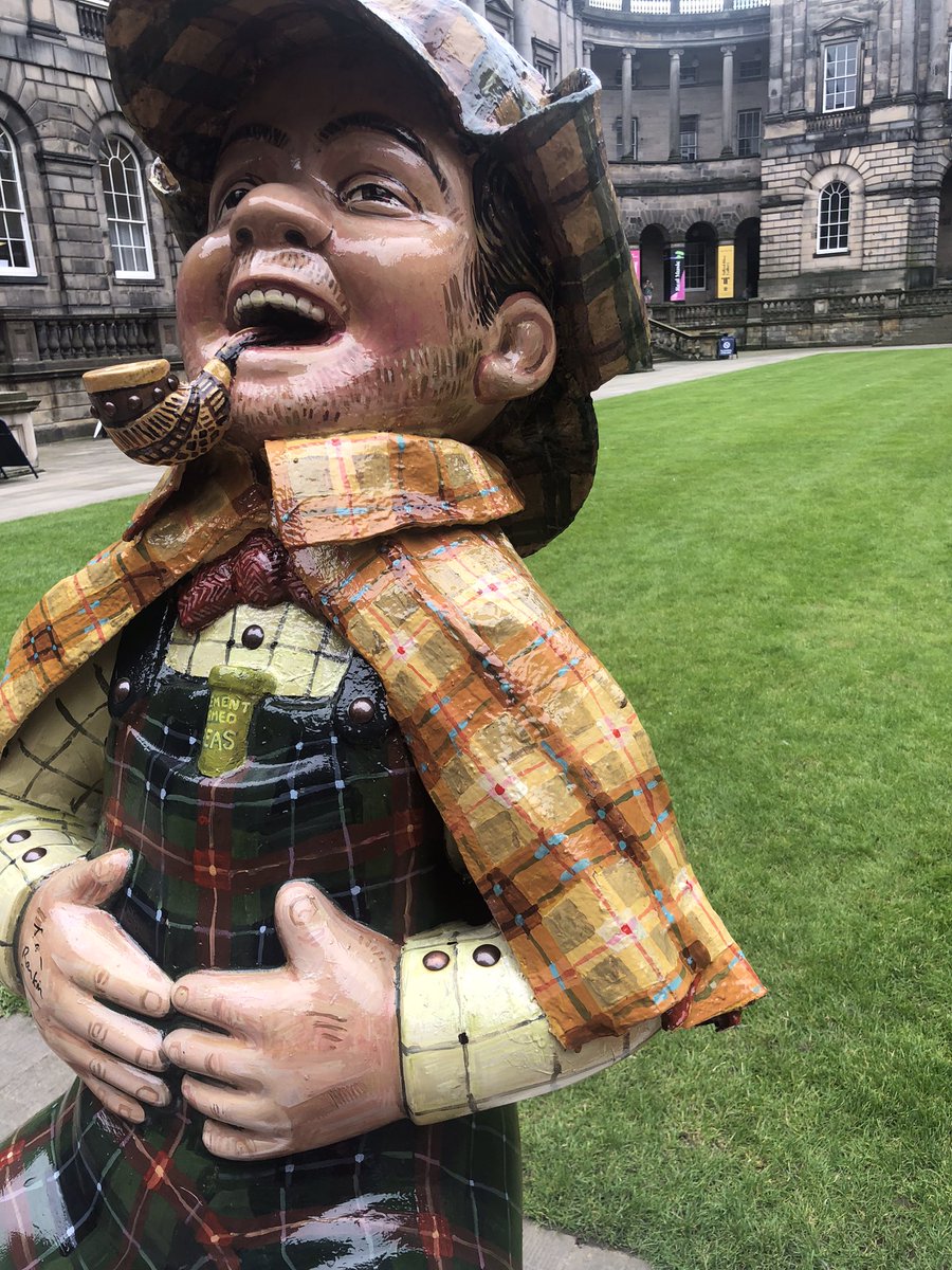 So_Scottish's tweet photo. A6: I have some great photos but this one made me stop. Our willie as Sherlock Holmes in @EdinburghUni! #ScotlandHour #myscotland https://t.co/EuZbDrF5uA