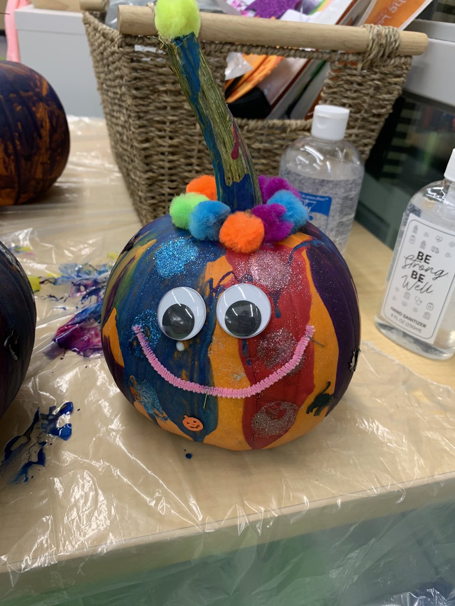 TessCharb's tweet photo. Happy Halloween 🎃 @cusqunela @sd42news #Kindergarten https://t.co/EtP4sDMIf0