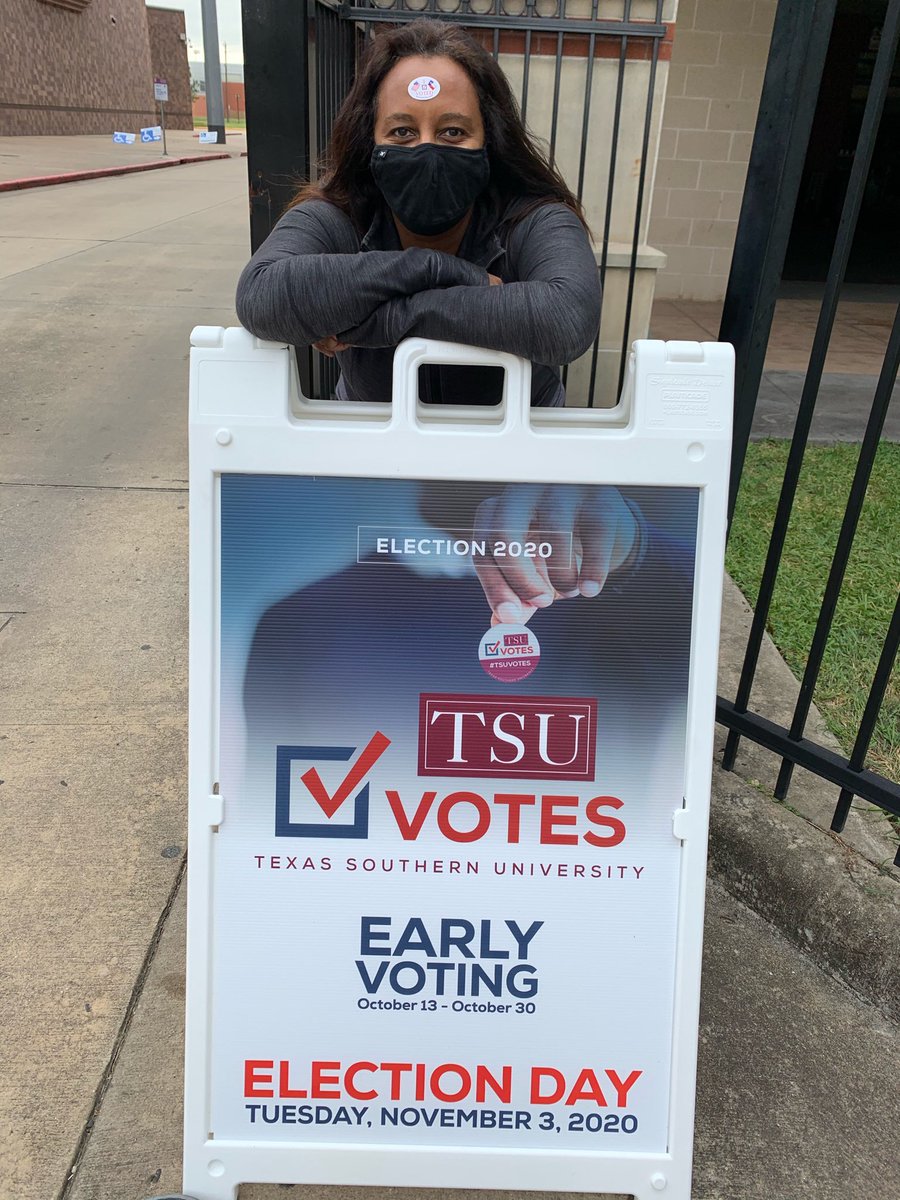 Walked 15 minutes to my local polling place; voted in under 5. Big shout out to ⁦@CGHollins⁩ and ⁦@HarrisVotes⁩ for making pandemic voting safe, accessible, and efficient! #MaskUp #VoteEarly