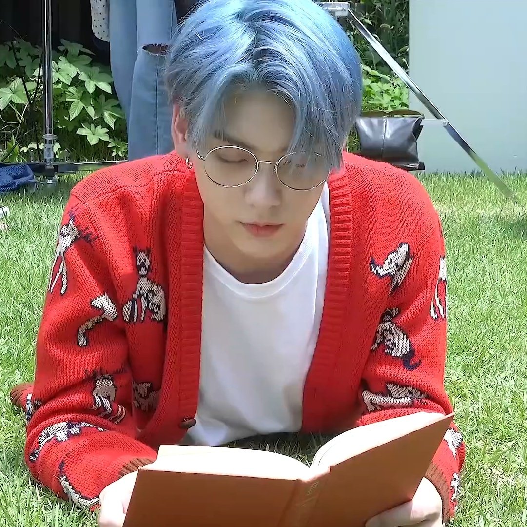 csbpics's tweet photo. him...! @TXT_members https://t.co/r0G2v33mLi
