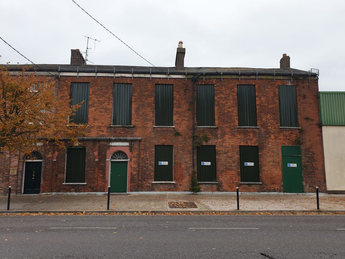 two more empty properties in the city centre, lots of character, check out the doorwayhopefully they will be someones home in Cork again very soonNo.141 & 142  #Regeneration  #HousingForAll  #Respect  #Dereliction