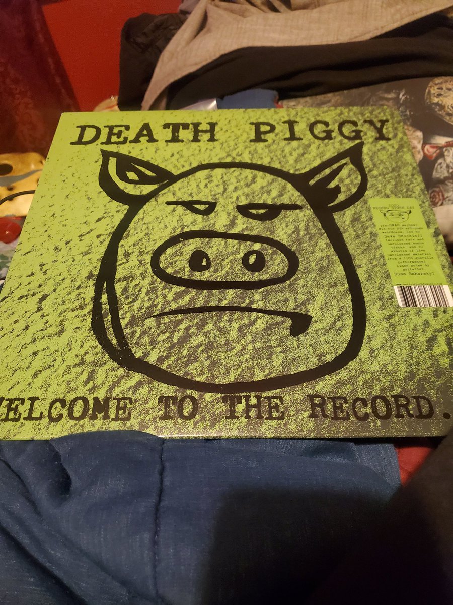 garcia_addrian's tweet photo. Not apologizing for the shitty photography but ill have you know im drinking jΓ€germeister while going completely fucking wild tonight, got all 3 records in one day, I FUCKING LOVE YOU @GWAR even though you hate me and we will forever miss @TheRealOderus #GWAR #BOHAB #DaveBrockie https://t.co/k0D21tGhor