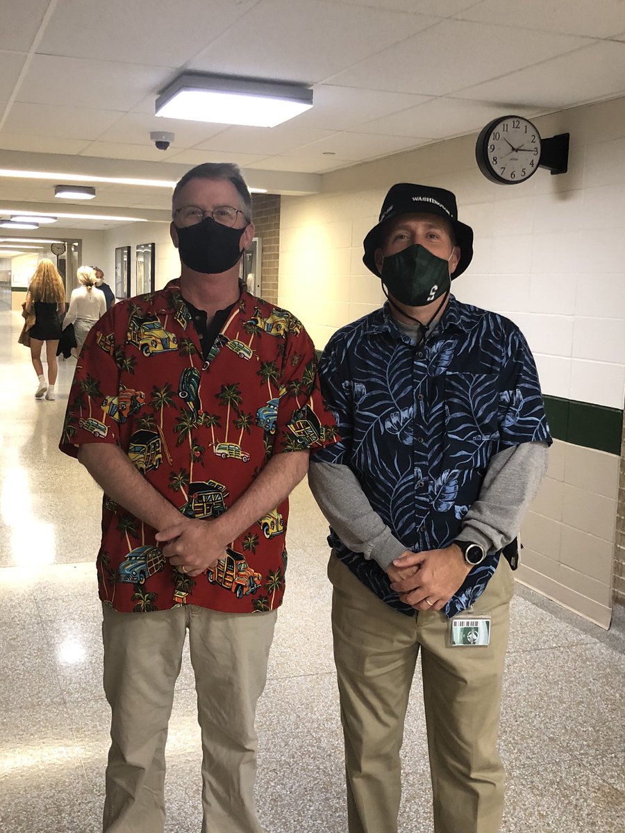 HS_Strongsville's tweet photo. Spirit week continues with tourists vacationing at SHS.#mustangspiritweek https://t.co/F3xwIegVDf