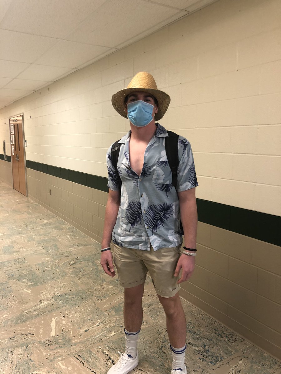 HS_Strongsville's tweet photo. Spirit week continues with tourists vacationing at SHS.#mustangspiritweek https://t.co/F3xwIegVDf