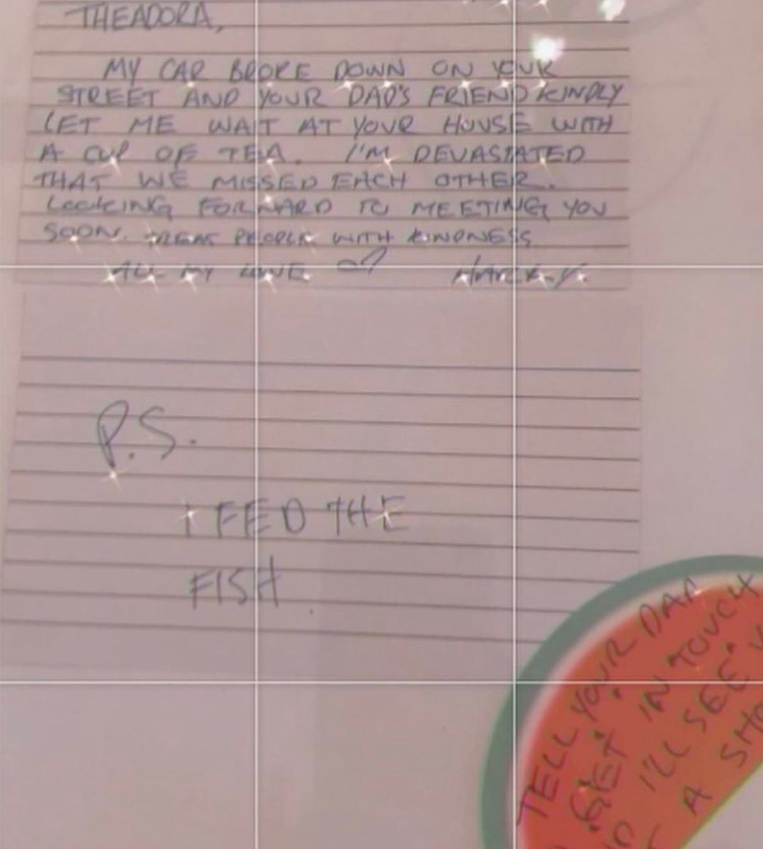 alexandergold's tweet photo. Imagine coming home to find out @Harry_Styles' car broke down outside your house and he's been in your room, feeding your fish and leaving you notes.

He is truly the king of kindness.

We need more people like this in the world. https://t.co/PO1l5f6ZYX