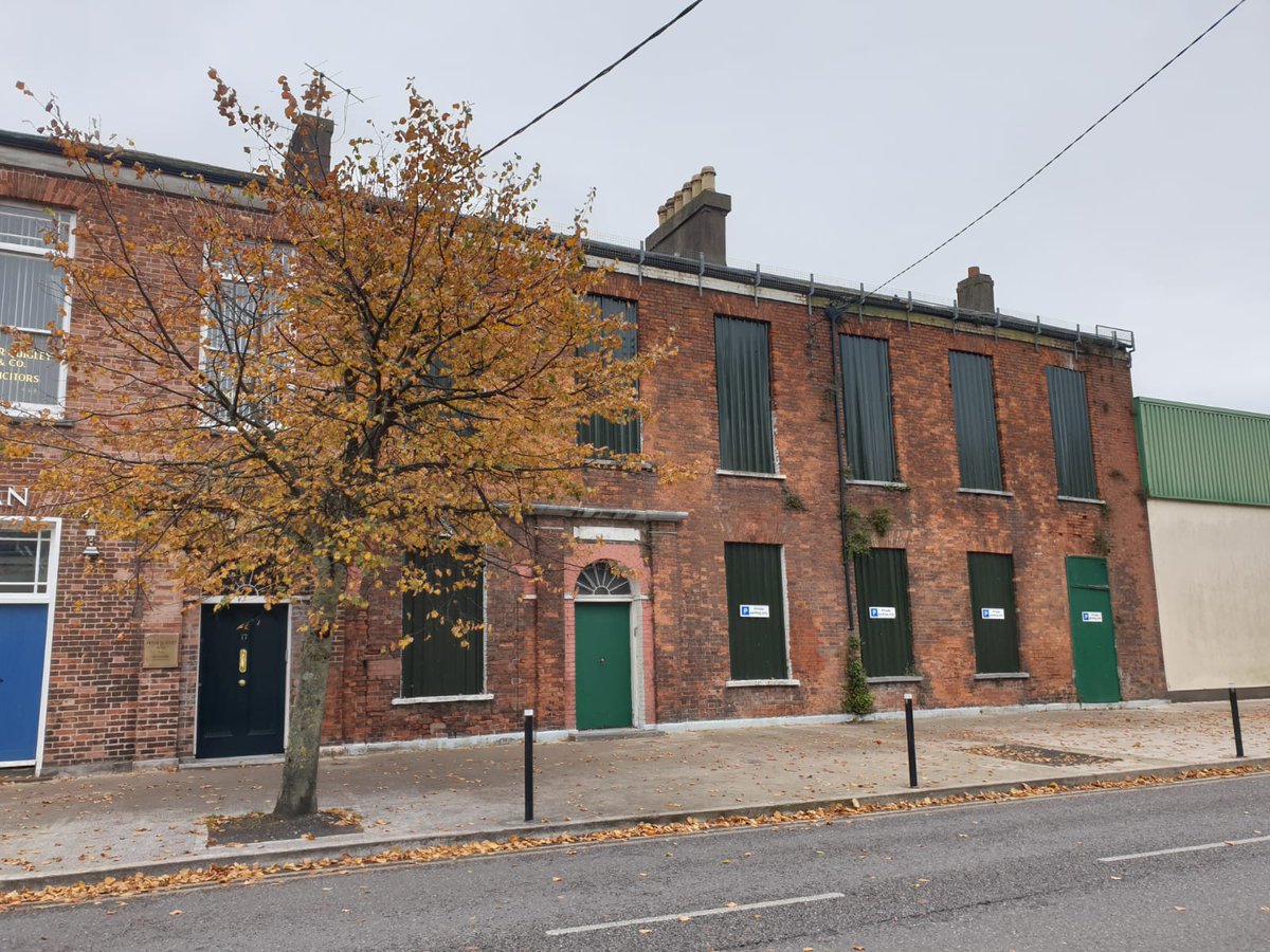 two more empty properties in the city centre, lots of character, check out the doorwayhopefully they will be someones home in Cork again very soonNo.141 & 142  #Regeneration  #HousingForAll  #Respect  #Dereliction