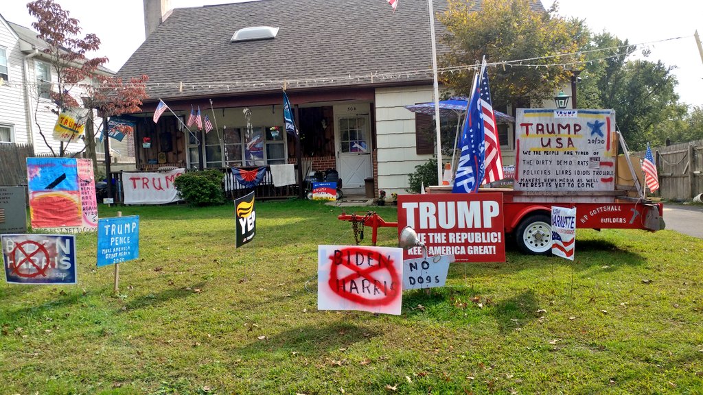 PatrickEddis's tweet image. I thought that house looked familiar here in #Pennnsylvania 

Here's the picture I took of it

Oh, and here's the @JoeBiden-@Nancy4PAHouse-@JKassa_PA151st billboard we parked just across the street from it.

PA feels quite blue this year

#vote #ProudToBePA #BackToBluePA