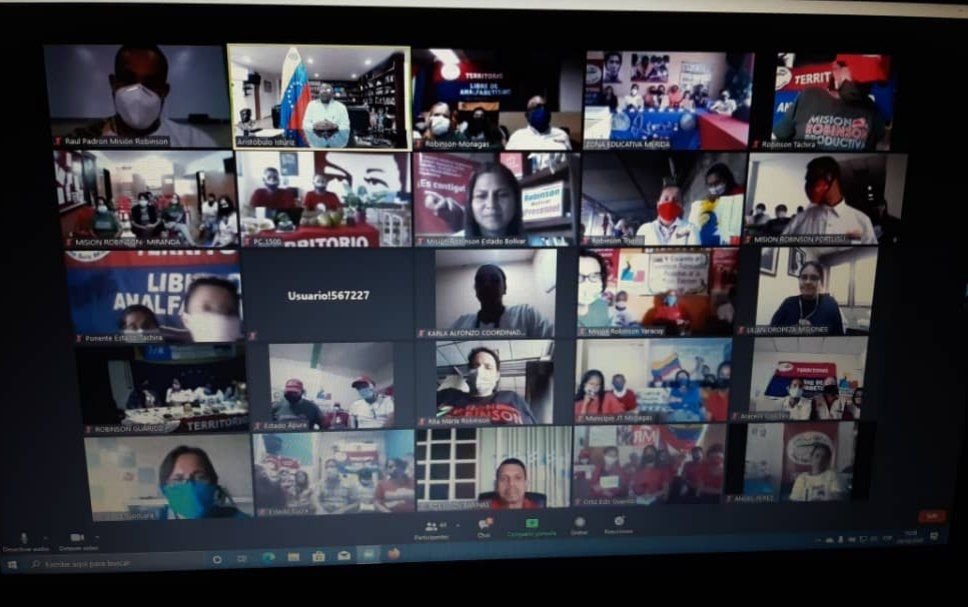 📹  Se envió la información a todos los coordinadores municipales del edo. #Lara para abordar los bachilleres que deseen estudiar la profesión de docentes, acotó la representante de <a href="/MRobinsonLara/">Misión Robinson Lara</a>.
#CivismoYParticipaciónDemocrática <a href="/NicolasMaduro/">Nicolás Maduro</a> @psuvaristobulo