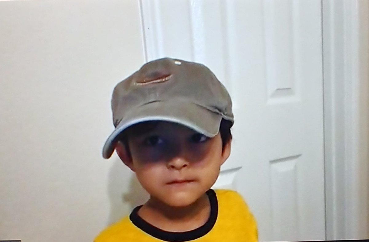 literacy_lounge's tweet photo. Hats off to making good decisions. ๐Their virtual participation. #RedRibbonWeek2020 #kinderkhronicles #owlsathome @HumbleISD_OE https://t.co/H8NMfgYoGI