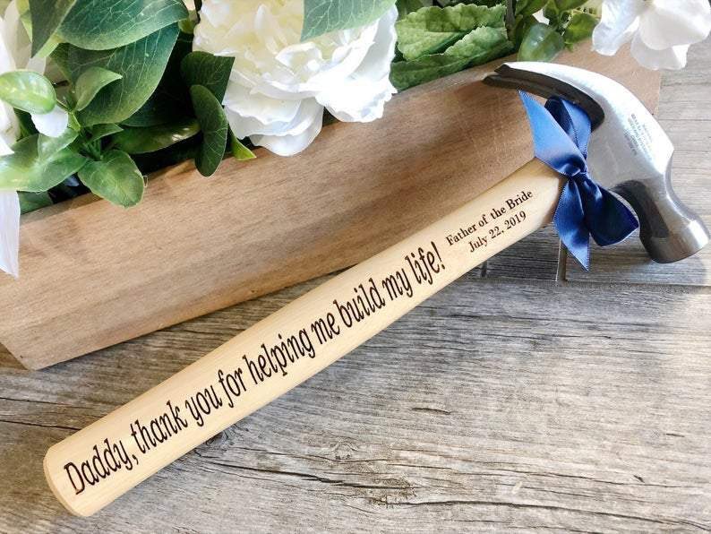 rina_li98's tweet photo. I have been helping my mom develop a website for her business and I would appreciate it if everyone would check it out! We specialize in personalized gifts and wedding mementos, and I am extremely proud of how far she’s come☺️❤️ #SmallBusiness 
https://t.co/MXFJMY5JYC https://t.co/muZZU91VIk