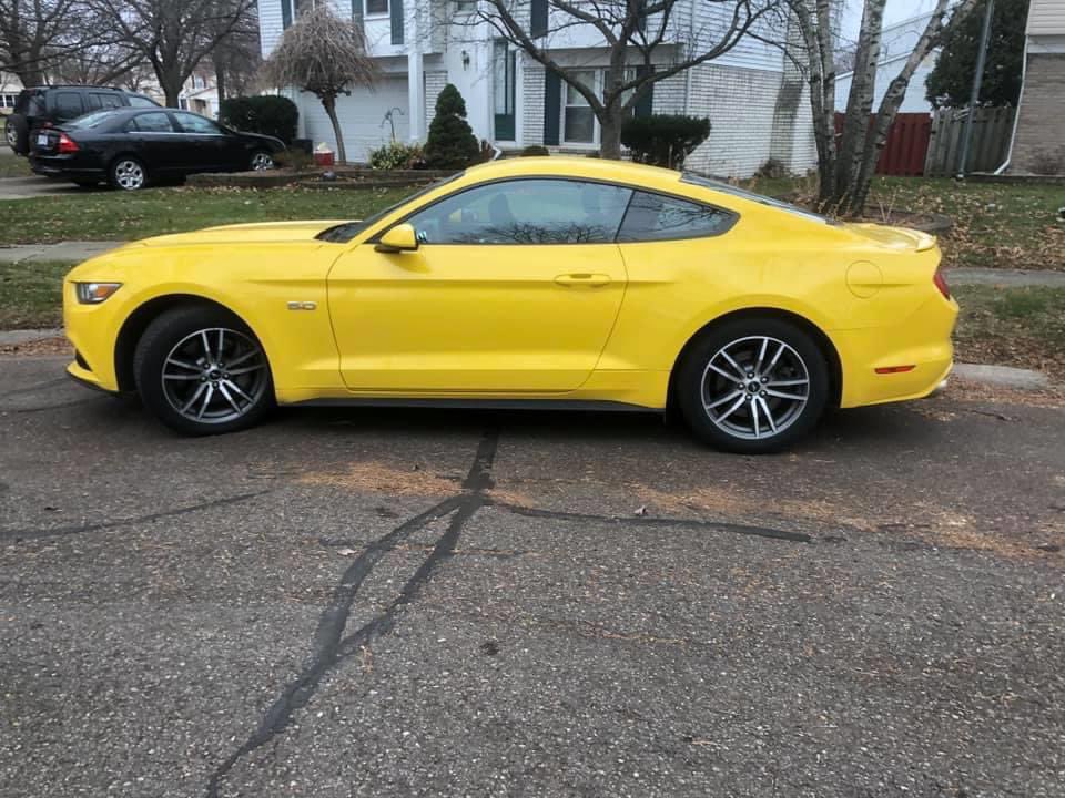 wizardboy2's tweet photo. @itsjusta6_ Stock wheels but not power. Wheels and tint are coming but I can’t decide on wheels. https://t.co/TcHFafYDyL