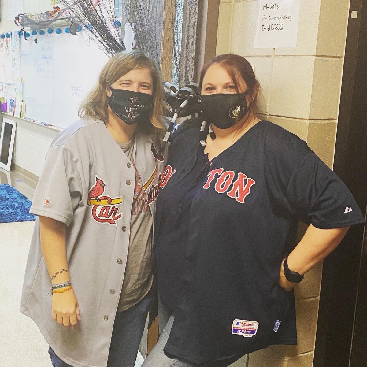 theteachermrse's tweet photo. โTeam up against drugs.โ
#redribbonweek #teacherstrong #iteachmath #beaCHAMPION #CEHpride #spreadjacketjoy #beaLIGHT #betheone #kidsdeserveit #rcainspired https://t.co/kZ56Dqnmiz