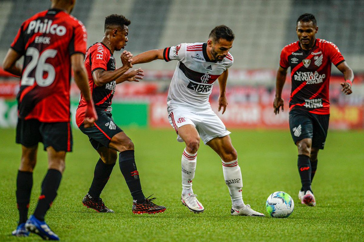 tmaia29's tweet photo. O Dia do Flamenguista fica ainda mais feliz com uma vitória do Mengão 😁 Resultado muito importante para nossa caminhada. Vamos em frente que quarta-feira que vem tem mais 🙏🏻🔴⚫ @flamengo
#TM33 #Flamengo #CopadoBrasil #C2Sports https://t.co/uC0bKSXhZK