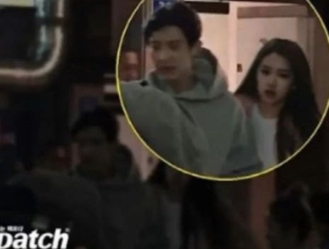 KetizenStars's tweet photo. [THEQOO] La razón por la cuál #Chanyeol y #Rose aparición en la búsqueda de tiempo real de #Naver

#EXO #BLACKPINK #DISPATCH
https://t.co/0Ml0WLMO1w https://t.co/ybMInyMU7T