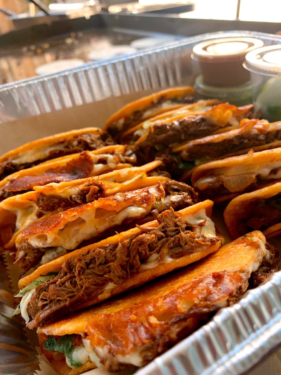 _dcdr's tweet image. finalized a date to do my last birria pop up of the year next month 🥺 thank you to everyone who’s been supporting me since day 1 &amp;amp; to those who’s ordered from me! ❤️ manifesting bigger opportunities for birriasbyd 😌