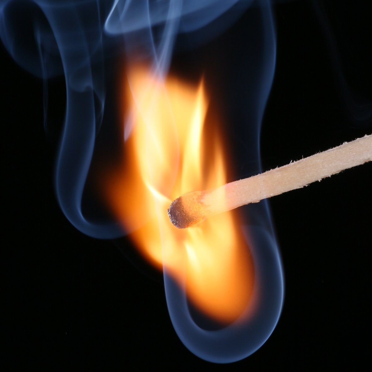 1. The earliest known matchstick was inventedAccording to the book "Records of The Otherworldly and Strange" written during the Tang Dynasty, a royal maid in the year 577 first thought of the idea of a stick dipped in sulphur that can start fire and be carried everywhere.