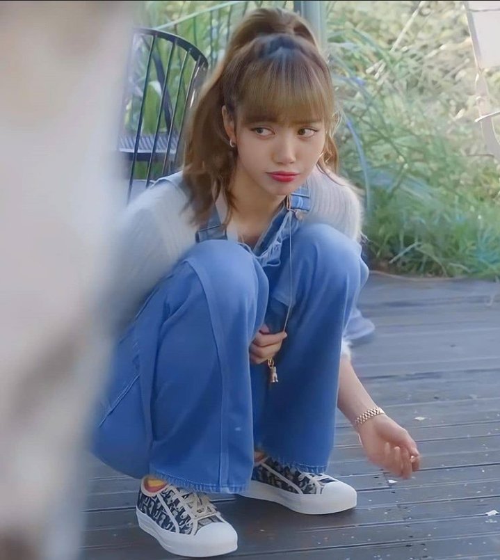 BPHONDURAS's tweet photo. Cuando vi esto se me rompio el corazón junto con #LISA 

I followed @965TDY and I vote #LISA for #BiggestCrush at #TDYAwards @965TDY @BLACKPINK https://t.co/1RkiBFacTW