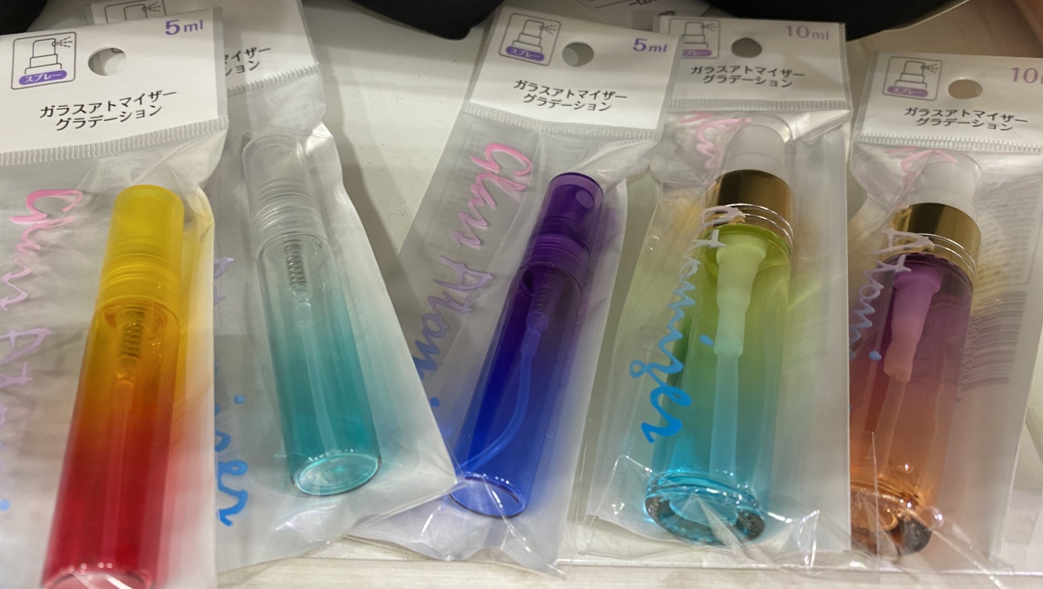 Macha まちゃ エチ子 セリアのガラスアトマイザー可愛い アルコールの消毒液も入れられるね 推し色っぽく使えるな