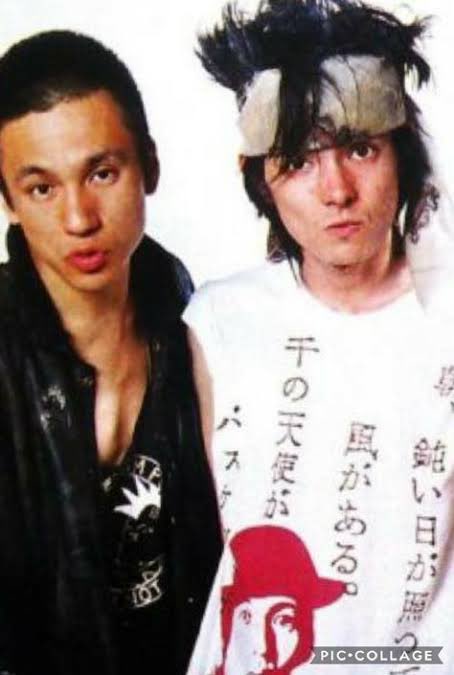 やまさき Towaniyura キワミさん 本と一緒にtシャツも作って欲しい ブルーハーツ時代の真島昌利が中原中也の詩がプリントされたtシャツを着てたのだけど こういう感じのヤツを ヮ T Co Iem00bsjrh Twitter