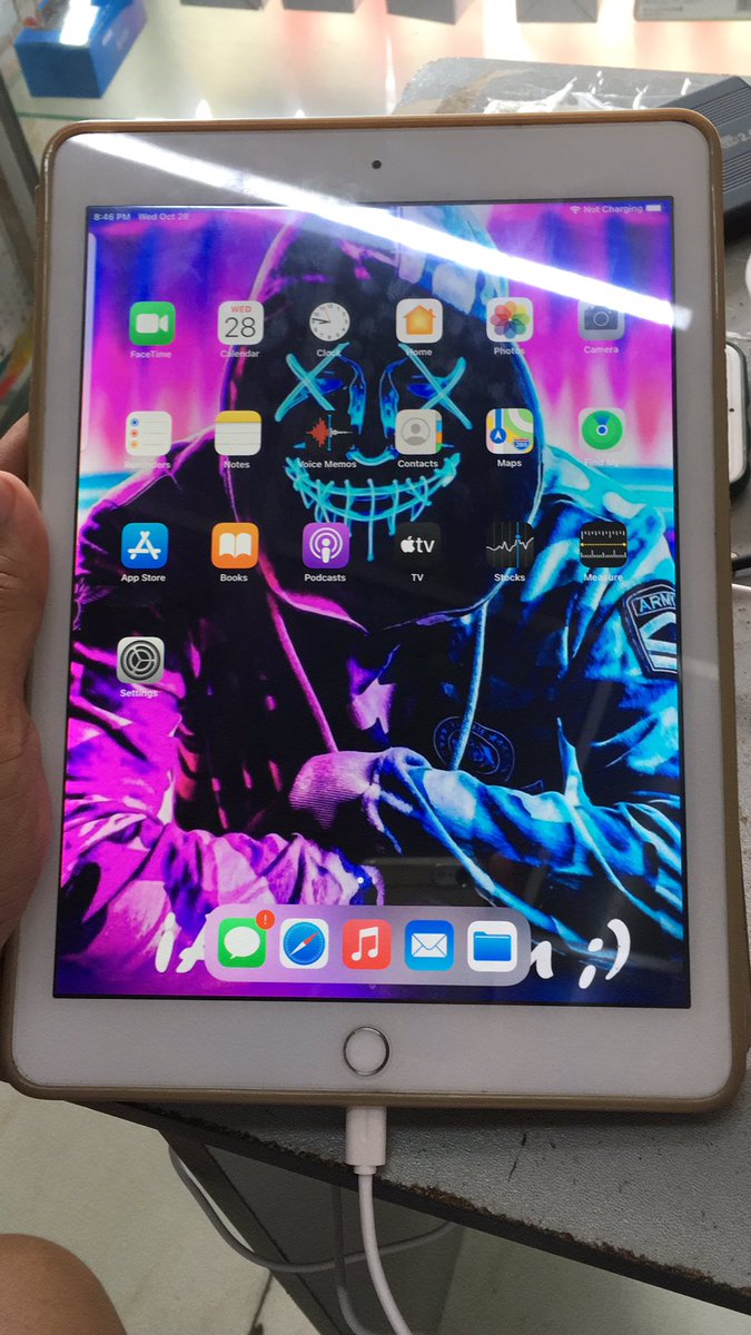 DelaniLester's tweet photo. @Zecode_lk4 thanks boss ipad 6th gen. https://t.co/z5IbbVyWRp