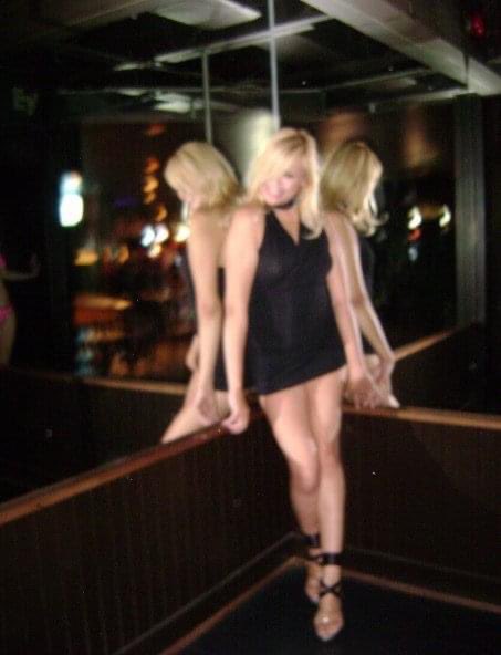 kwetoday's tweet photo. Left: This photo popped up in my Facebook memories, me, as a stripper. I think I was 20? 🧜🏽‍♀️🙋🏻‍♀️💃🏻👯‍♀️💅🏼

Right: Me, an Ontario lawyer, just called to the Alberta bar. 🤓💪🏼❤️👩🏻‍⚖️👸🏻🦸🏻‍♀️

#SexWork #LawyerLife #IndigenousLawyer https://t.co/VjN2WD9tMt