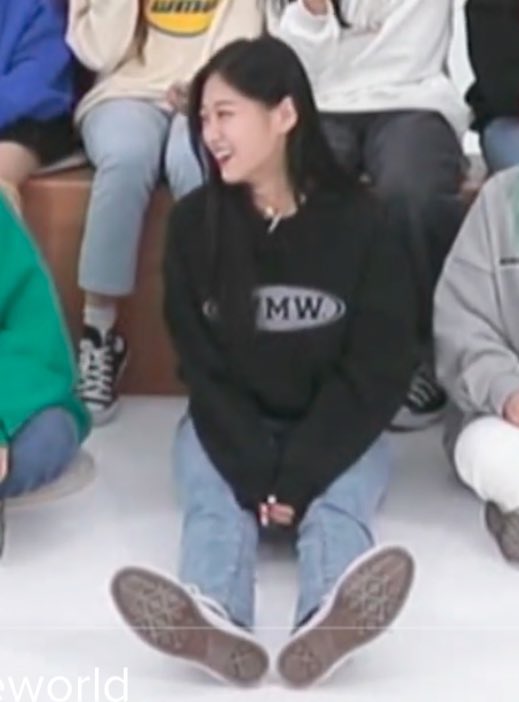 why she smol . 

#현진 #이달의소녀 <a href="/loonatheworld/">이달의 소녀(LOOΠΔ)</a>
