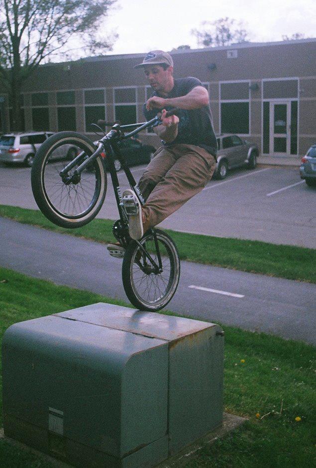 ElliotVanOrman's tweet photo. My buddy #StevenHamilton! Watch my #BMX Films of him here: https://t.co/Kvj7fBlrEN or here: https://t.co/t04CAlBJ5s 😍☺️❤️💕🧐 @JBVO2 @_amylynnowens @DIGBMX @AlbesBMX @terribleoneATX @hockeyredwhite @rudyglove27 @JoelPMoody @Animal_Bikes @federalbmx https://t.co/rErYTcN40a